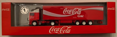 10218-1 € 12,50 coca cola vrachtwagen rood wit trink ca 20 cm.jpeg